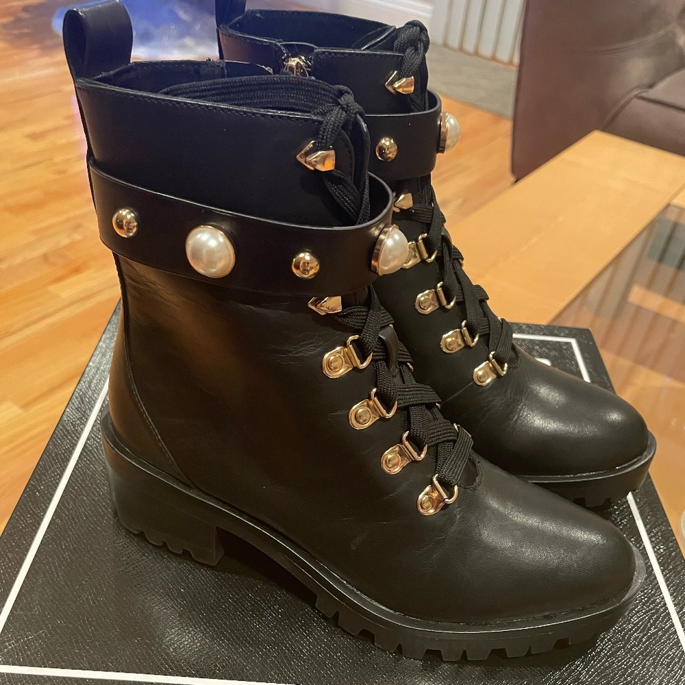 KARL LAGERFELD PERRY LACE UP BOOTIE BLACK SIZE 7